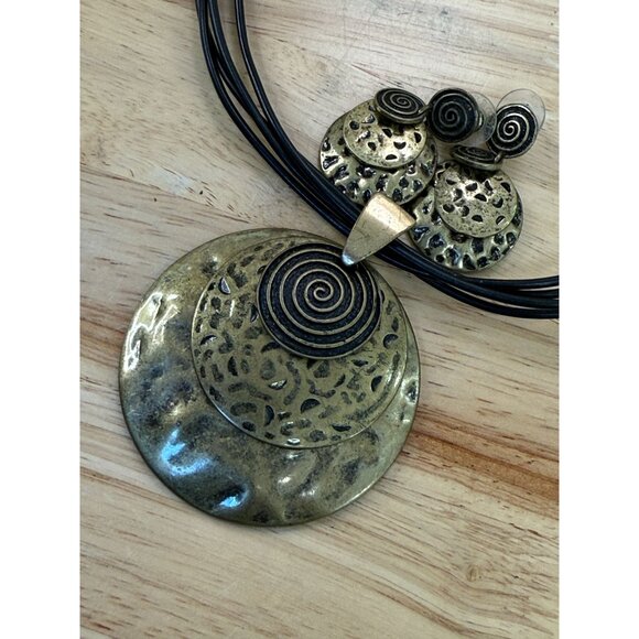 Vintage-Inspired Brass Pendant Necklace & Earrings Set With Black Spiral Design - Picture 5 of 12